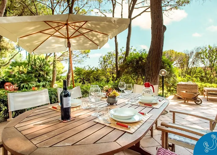 Dimora Mediterranea - Sea Front Among Pines Вилла Форте-Вилладж